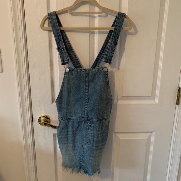 Free people torn up jumper light wash denim overalls skirt - Picture 2 of 10